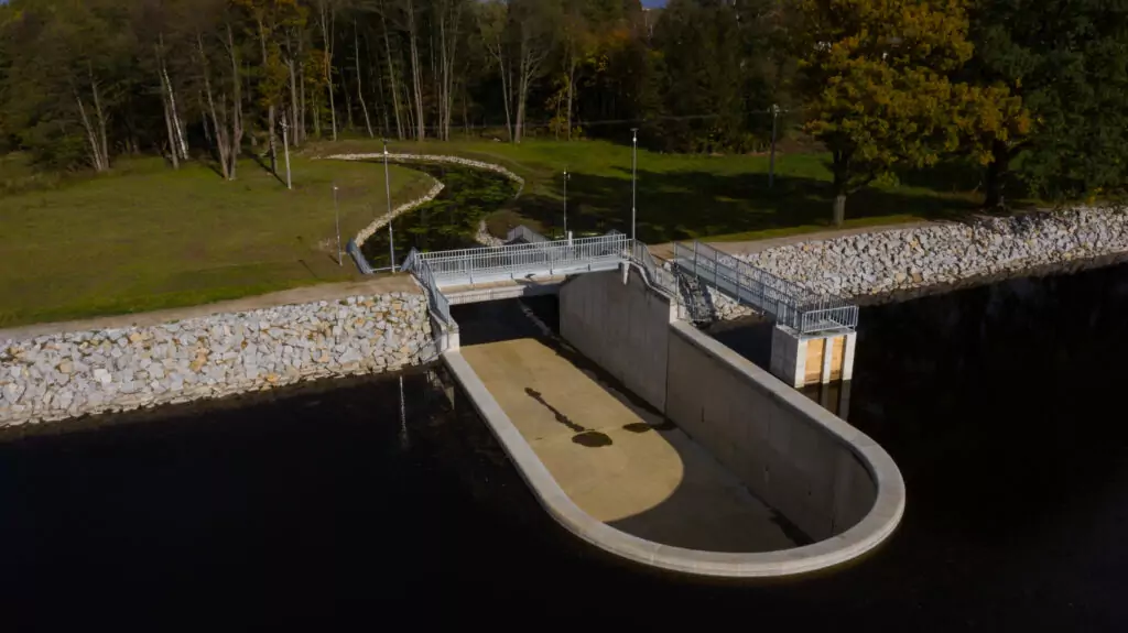 Letecká fotografie dronem. Vodohospodářská stavba.