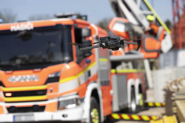 Cvičení hasičského záchranného sboru na stavbě Portti Kladno
